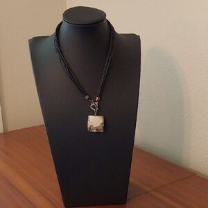 Elegant Black and Silver Pendant Necklace